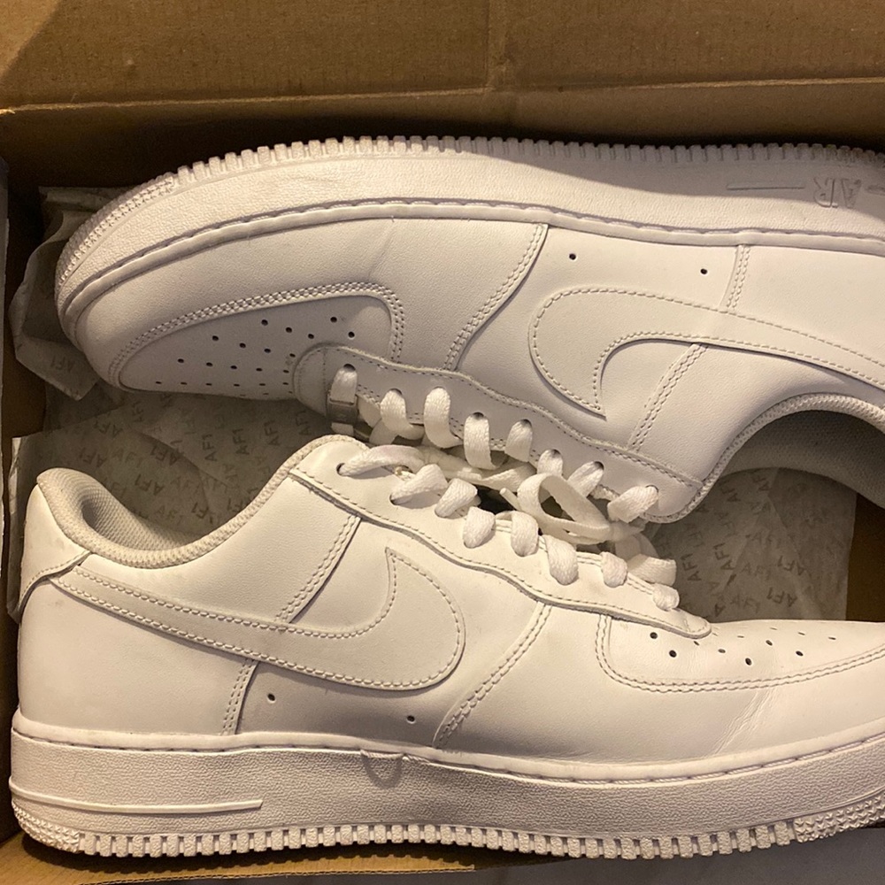 MEN NIKE AIR FORCE 1’s (LOW)